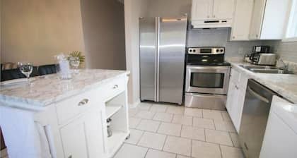 Near Casino & Tunnel!!! Clean & Disinfected