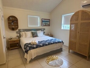 1 bedroom, in-room safe, iron/ironing board, free WiFi - Exuma Oceanfront-Steps to the beach-Side Quest (George Town)