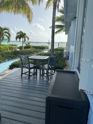 Outdoor dining - Exuma Oceanfront-Steps to the beach-Side Quest (George Town)