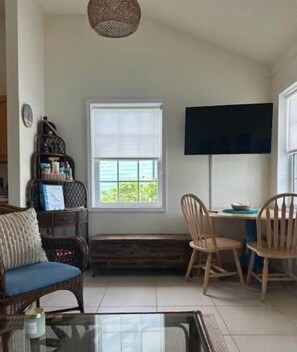 Interior - Exuma Oceanfront-Steps to the beach-Side Quest (George Town)