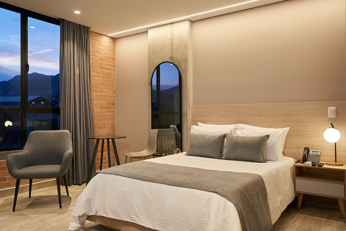 Superior Room | 1 bedroom, premium bedding, down comforters, minibar