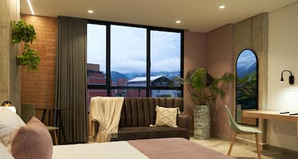 Eutopiq Hotel