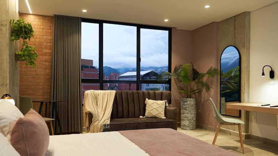 Eutopiq Hotel