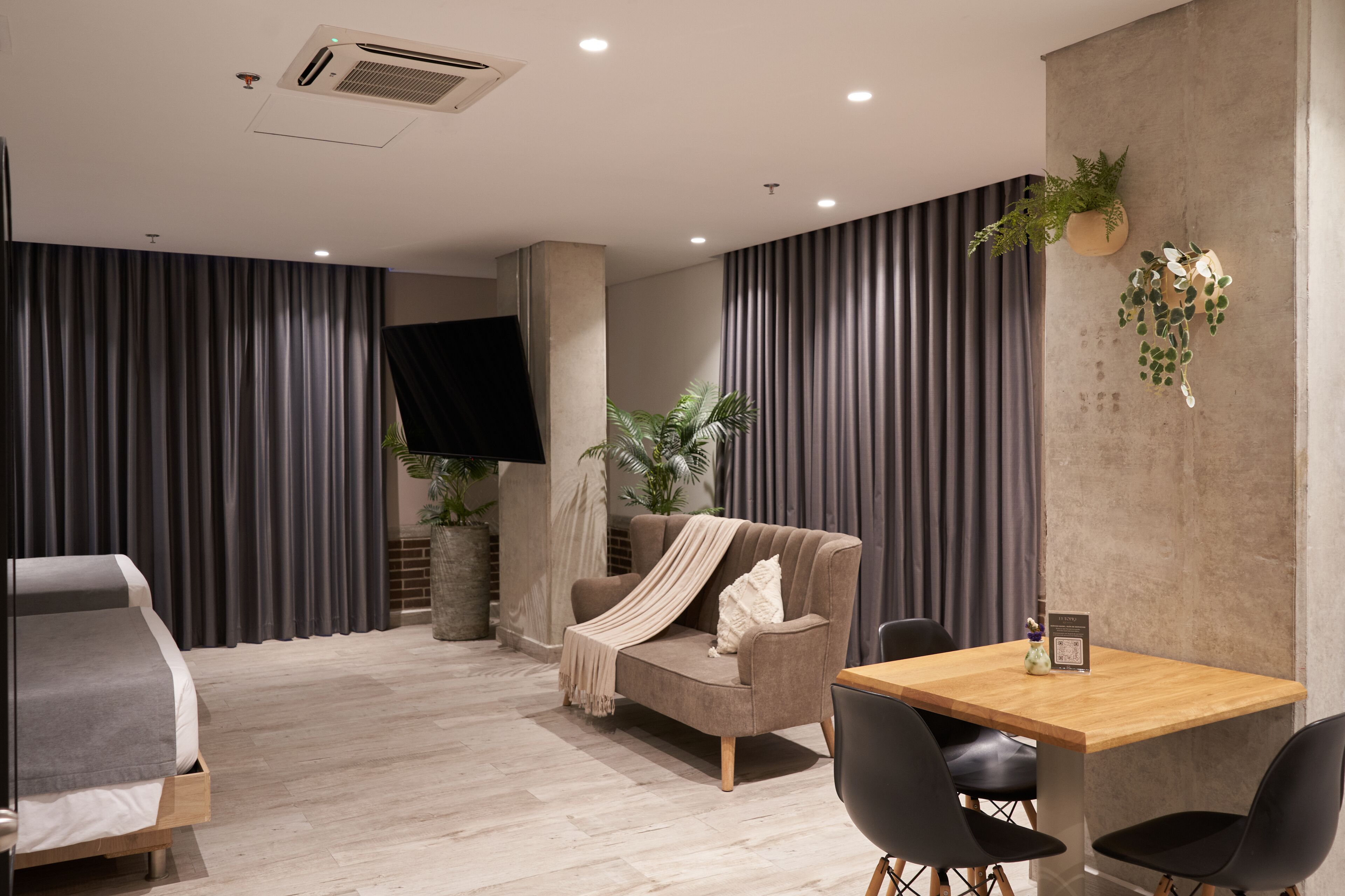 superior apartment | 1 bedroom, premium bedding, down duvets, minibar