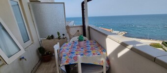 Super Panoramic Penthouse in PortoRecanati, sea front and walking distance to the center!