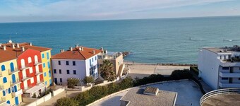 Super Panoramic Penthouse in PortoRecanati, sea front and walking distance to the center!
