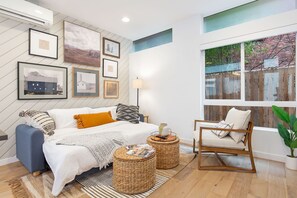 2 bedrooms, free WiFi, bed sheets - Perch - Capitol Luxe Six: Central Capitol Hill | Walk score 96 (Seattle)
