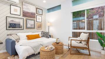 2 bedrooms, desk, free WiFi, bed sheets