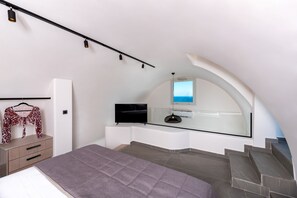 1 bedroom, premium bedding, in-room safe, blackout curtains - Neoma Luxury Suites (Santorini)
