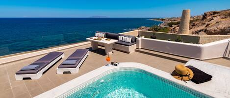 Luxury Apartment, 1 King Bed with Sofa bed, Non Smoking, Ocean View | Terrace/patio