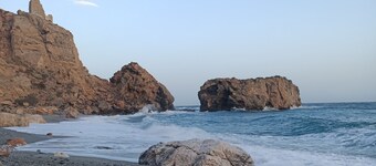 Typical Andalusian farmhouse surrounded by mountains and 8 km from the sea