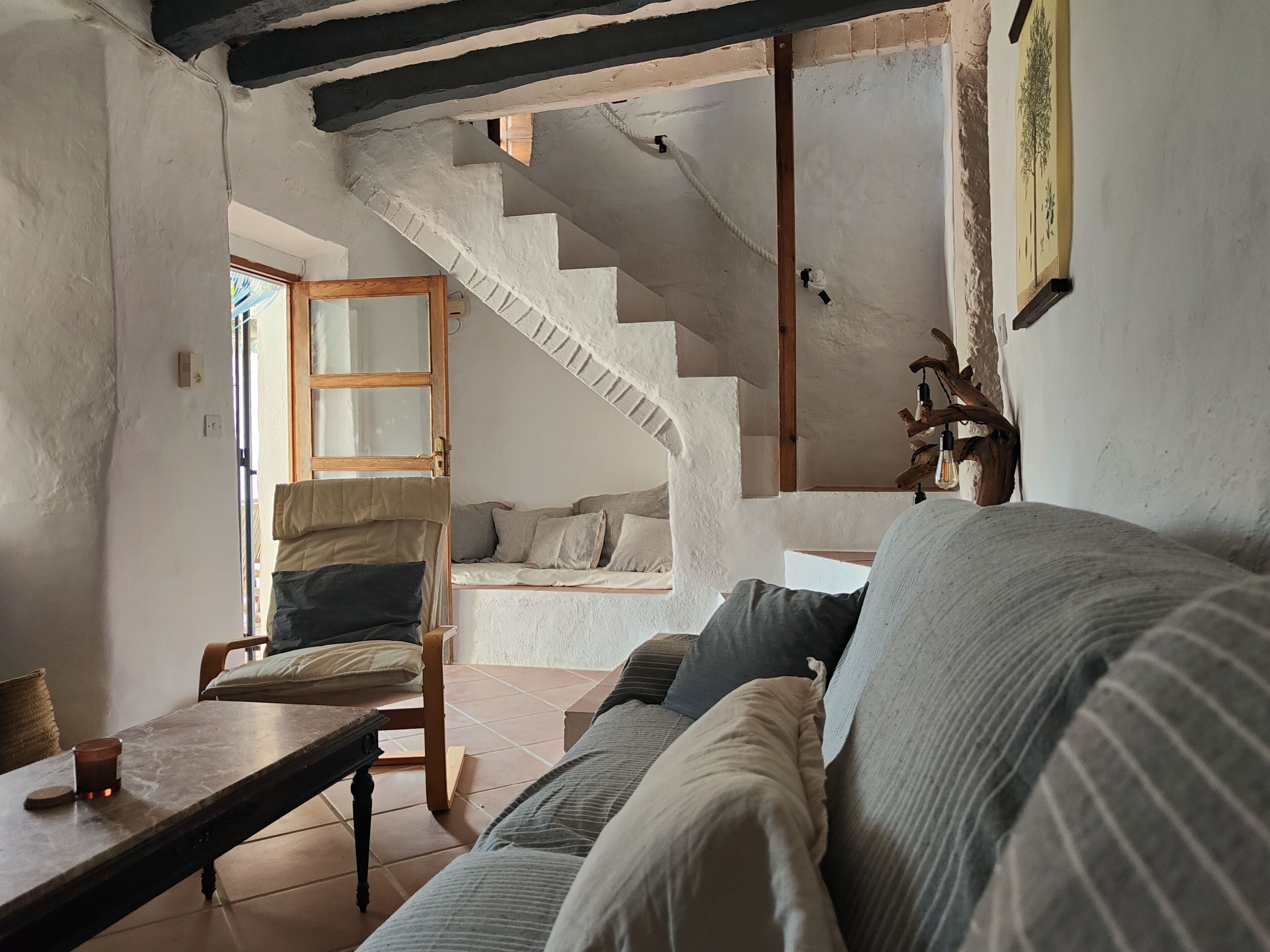 Fernseher, Kamin, Bücher