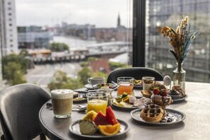 Frukostbuffé på helger (DKK 229 per person)