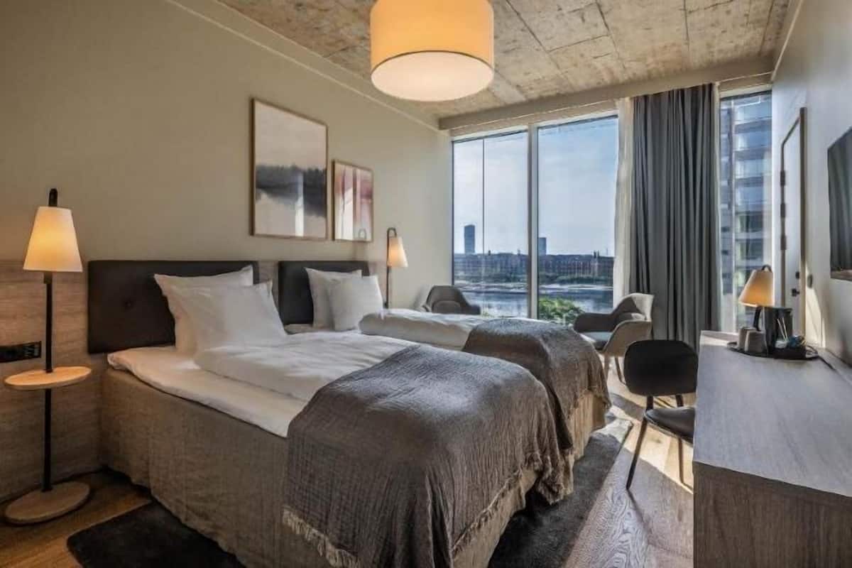 1 bedroom, in-room safe, free WiFi, bed sheets