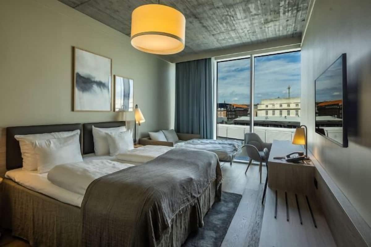 1 bedroom, in-room safe, free WiFi, bed sheets