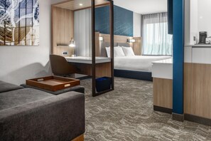 熨斗/熨衣板、免費無線上網、床單