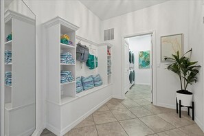 Interior - Themed 8BR Private pool & spa + Game Rm & Indoor Slides, Nursery:Windsor Island (Davenport)