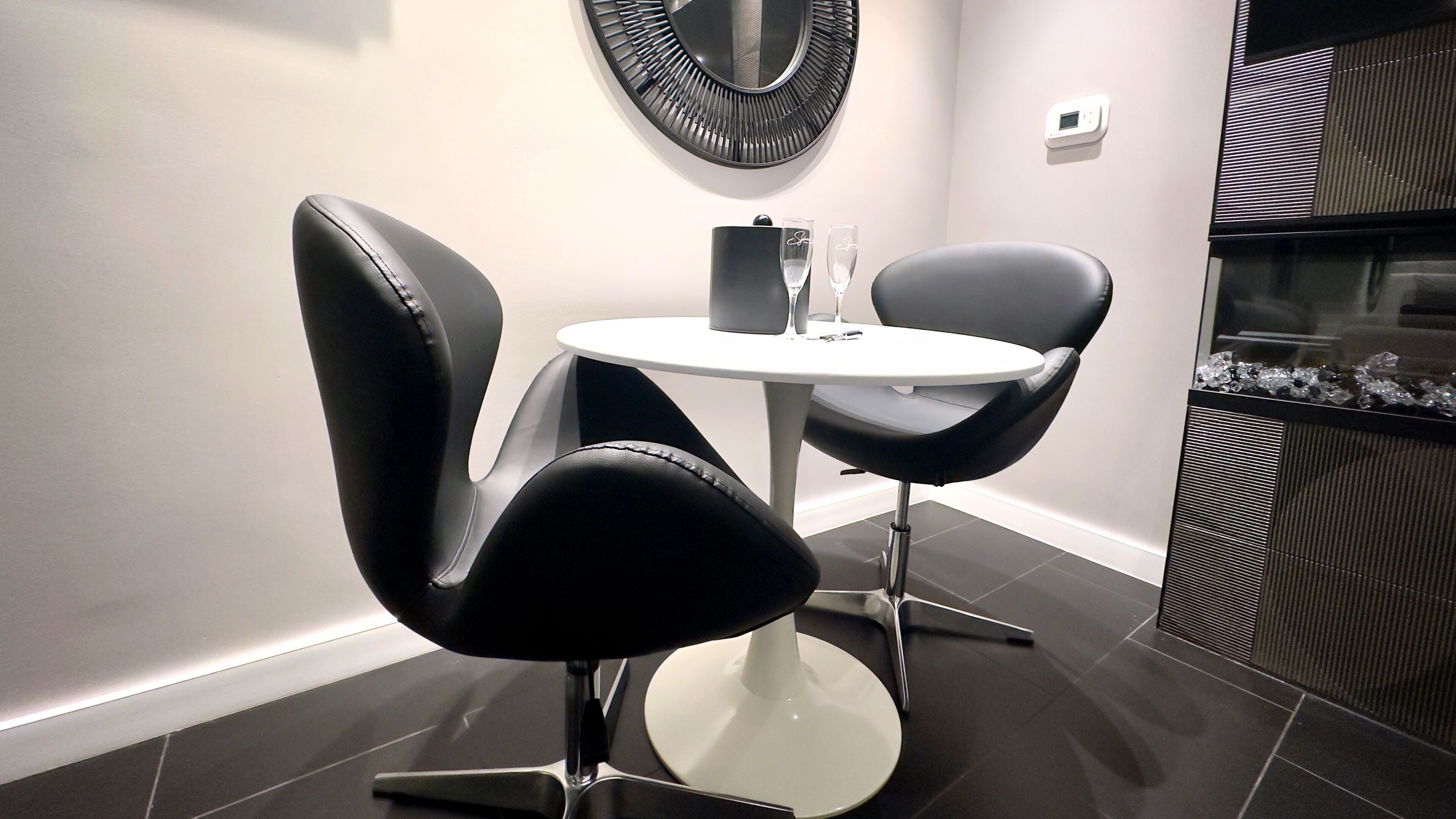 Elite Room | In-room dining