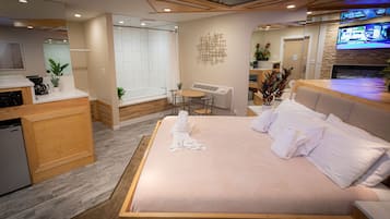 Classic Room | Premium bedding, free WiFi, bed sheets