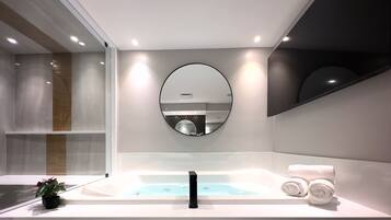 Elite Room | Private spa tub