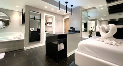 Sybaris Pool Suites