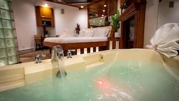 Classic Room | Private spa tub