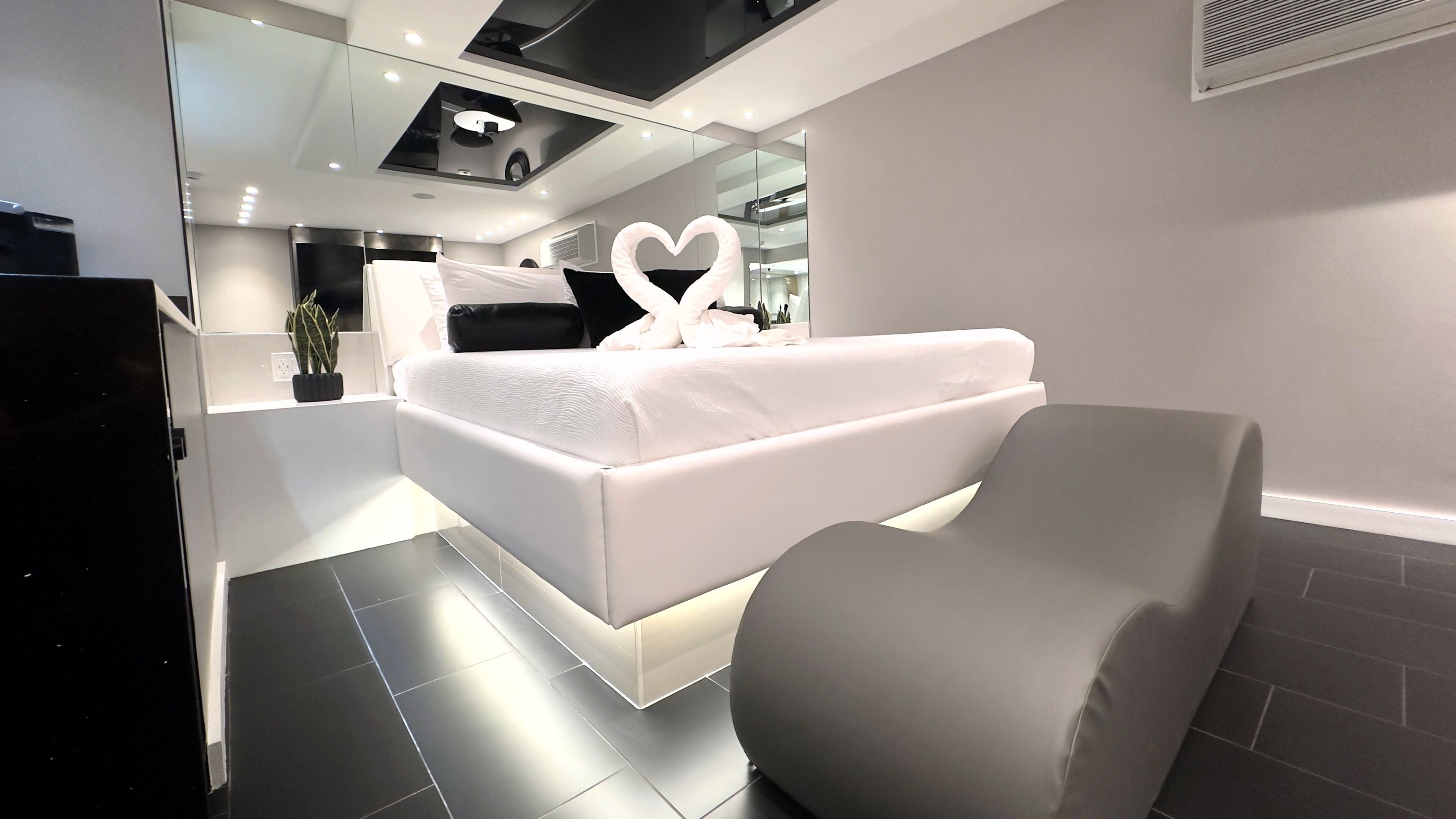 Elite Room