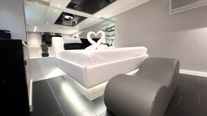 Elite Room | Premium bedding, free WiFi, bed sheets