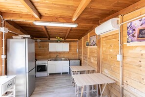 Comfort Villa, Pool Access, Sea View | Private kitchen