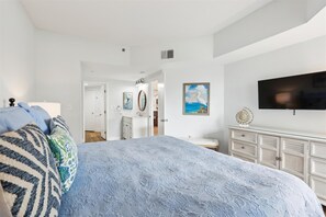 2 habitaciones, tabla de planchar con plancha, internet y ropa de cama 