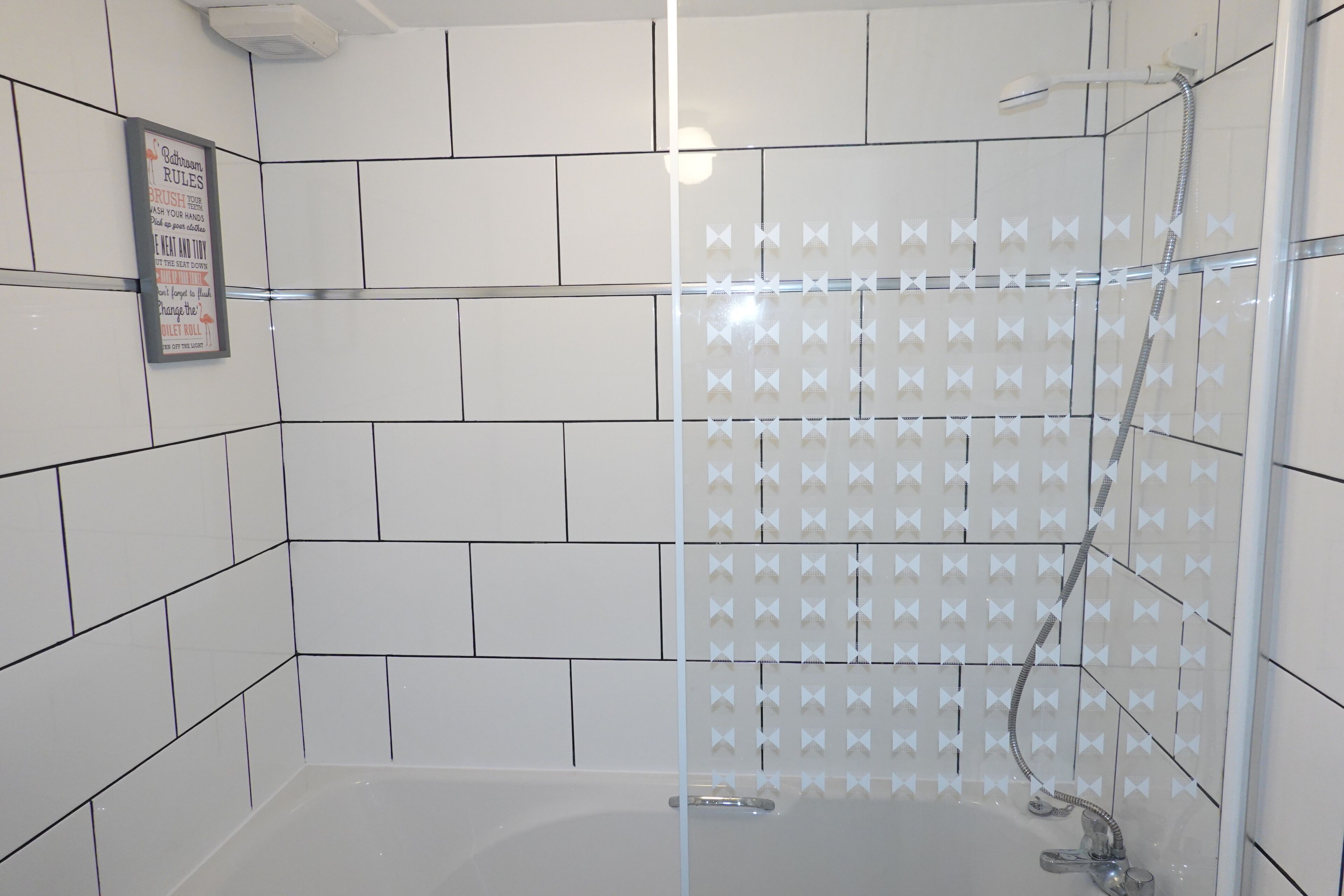 Standard Apartment | Bathroom | Combined shower/bathtub, hair dryer, towels, soap