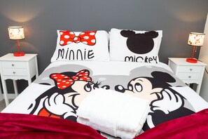4 bedrooms, desk, iron/ironing board, travel crib
