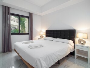 2 bedrooms, iron/ironing board, free WiFi