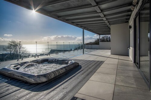 Sunrise  - 5 Bedroom Luxurious Holiday Home - Pendine