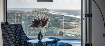 Sunrise - 5 Bedroom Luxurious Holiday Home - Pendine