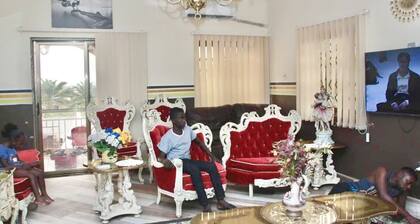 De-nice hotel apartment Kasoa new market, Obom road, arrive @masalachi junction