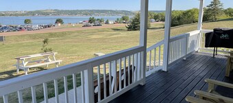 Entire home steps from the Missouri River!