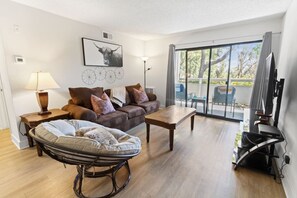 Smart TV - Family-Friendly Oasis w/ Pool, Gym & Near Beach (Oceanside)