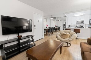 Smart TV - Family-Friendly Oasis w/ Pool, Gym & Near Beach (Oceanside)