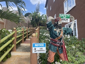 Exterior - Pirate Palms (Kingston)