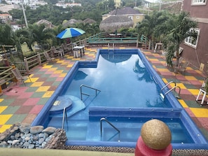 Indoor/outdoor pool - Pirate Palms (Kingston)