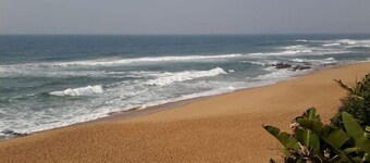 4 Poles Beach House, Salt Rock, Do you want to hear & walk to beach?