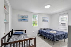 1 slaapkamer, een strijkplank/strijkijzer, wifi, beddengoed