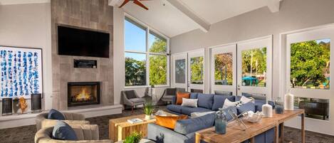 Smart TV, futbolito, estéreo