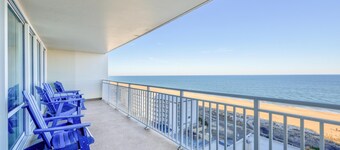 STUNNNG OCEAN FRONT CAROUSEL RESORT CONDO