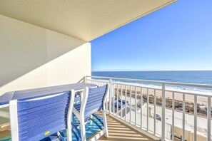 Outdoor dining - STUNNNG OCEAN FRONT CAROUSEL RESORT CONDO (Ocean City)