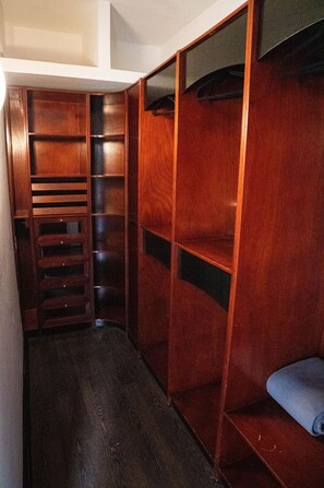 Family Apartment | Wardrobe