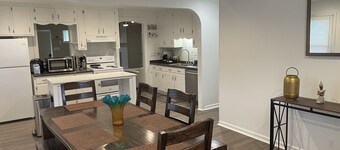 Beautiful house close to downtown & Cone Hospital