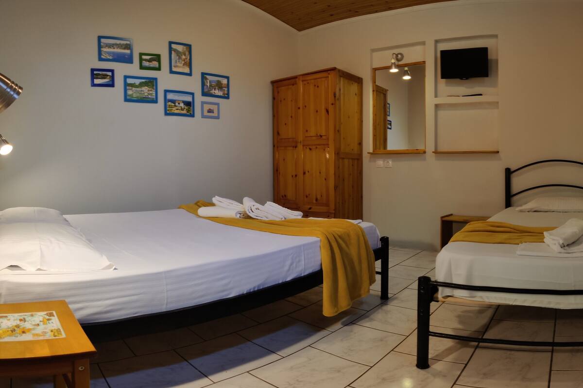 Family Apartment | 1 bedroom, individually decorated, individually furnished, travel crib