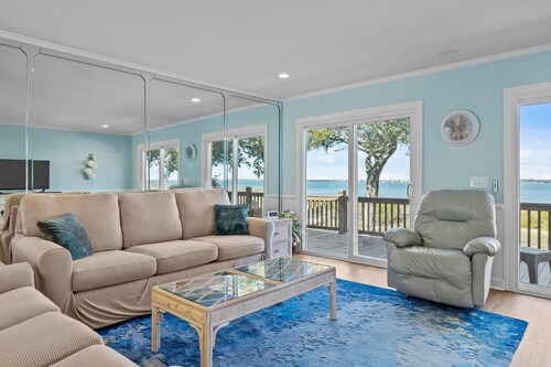 Bogue Sound Cottage with Boat Dock